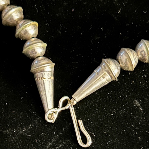 Pretty & dainty Sleeping Beauty Squash Blossom! Vintage Sterling and turquoise - Picture 5 of 12